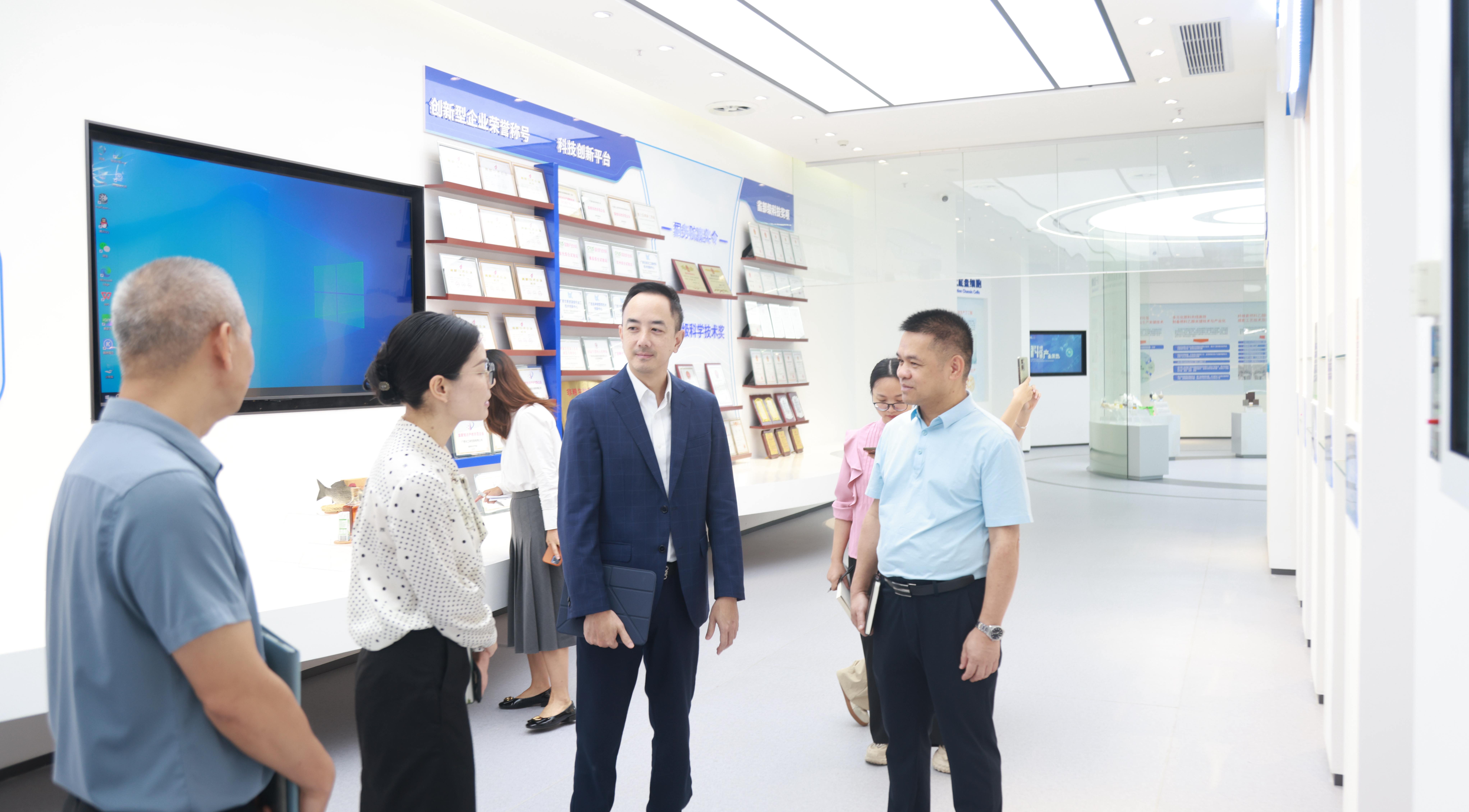 泰國駐南寧總領事館商務領事一行人 到明陽淀粉公司開展木薯產業合作調研